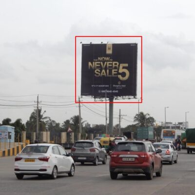 Traffic from KR Puram near Hoskote toll towards Kolar